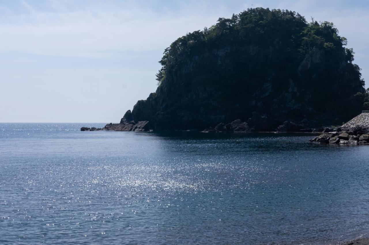 Retreat佐渡風島 グランピング- Self Check-In Only Hotel Szado Kültér fotó